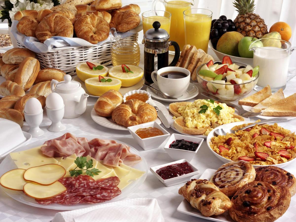 Crowne Plaza - West Cairo Arkan By Ihg 6th of October City Exterior photo A continental breakfast